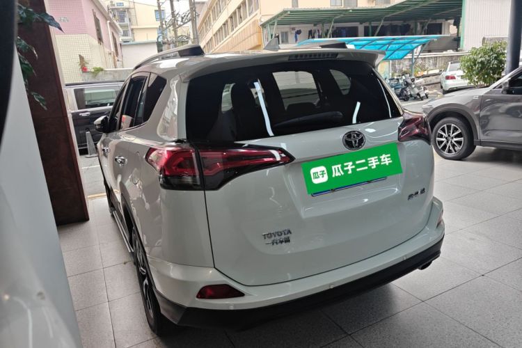 Toyota RAV4 2019 #5 Toyota RAV4 2019 car image #5