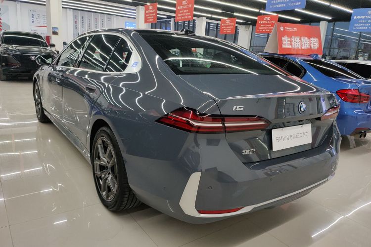 BMW i5 2025 car image #5