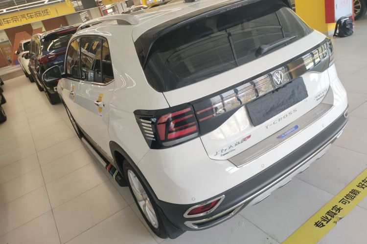 Volkswagen T-Cross 2021 car image #5