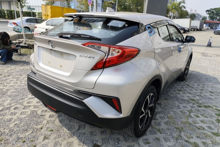 Toyota C-HR 2021 immagine di auto #5