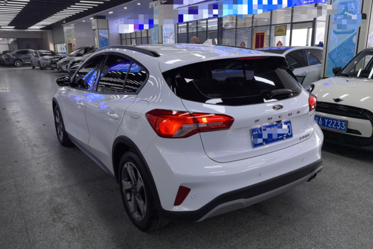 Ford Focus Active 2020 car image #5