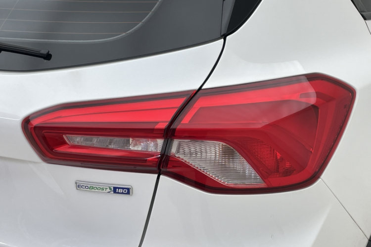 Ford Focus Active 2020 #5 Ford Focus Active 2020 صورة سيارة #5