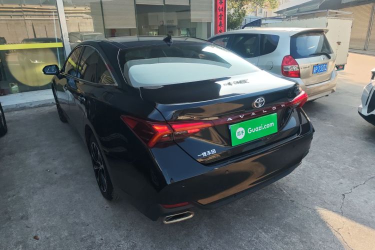 Toyota Avalon 2023 car image #5