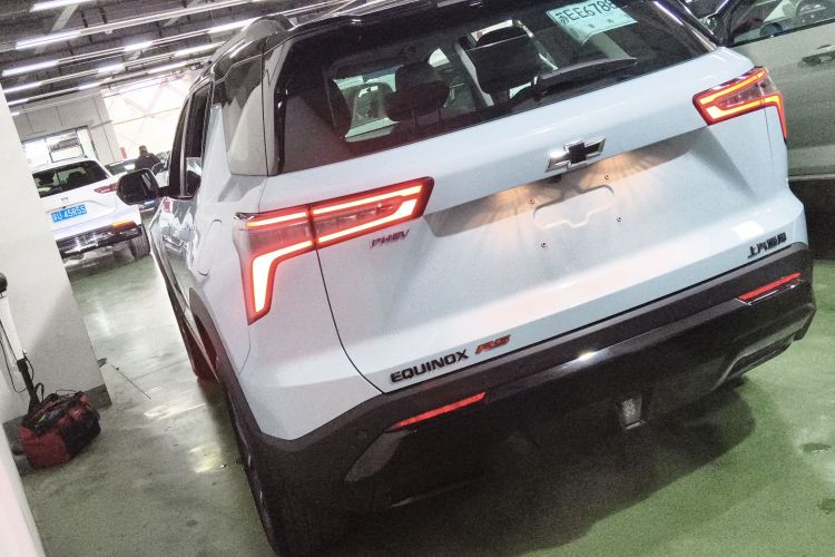 Chevrolet Equinox Plus 2025 #5 Chevrolet Equinox Plus 2025 car image #5