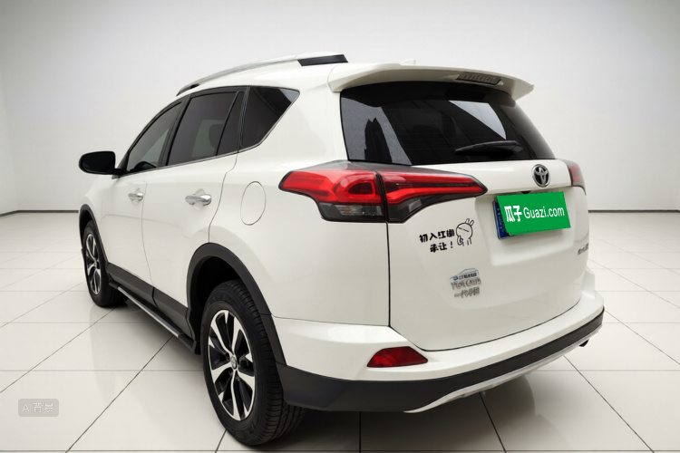 Toyota RAV4 2018 car image #5