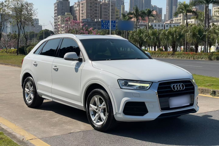Audi Q3 2017 car image #5