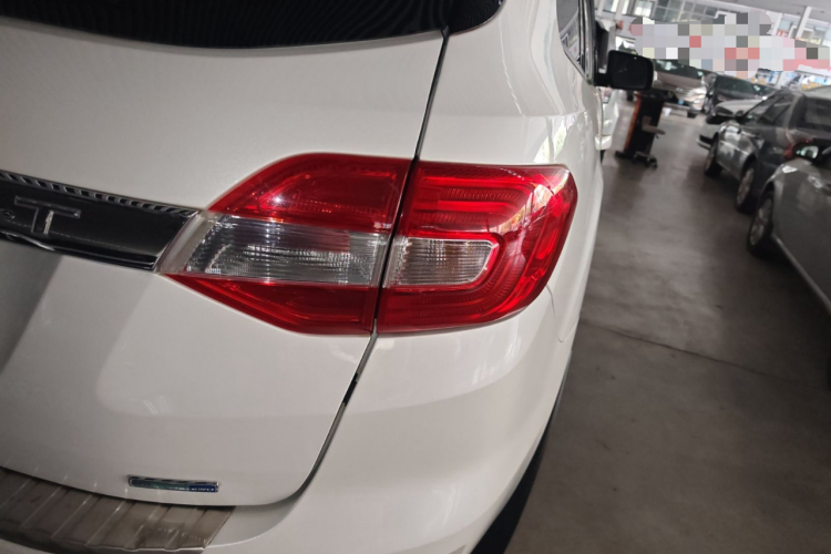 Ford Everest 2017 صورة سيارة #5