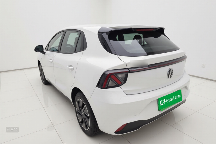 MG 4 EV 2025 car image #5