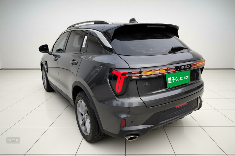 Lynk & Co 01 2024 car image #5