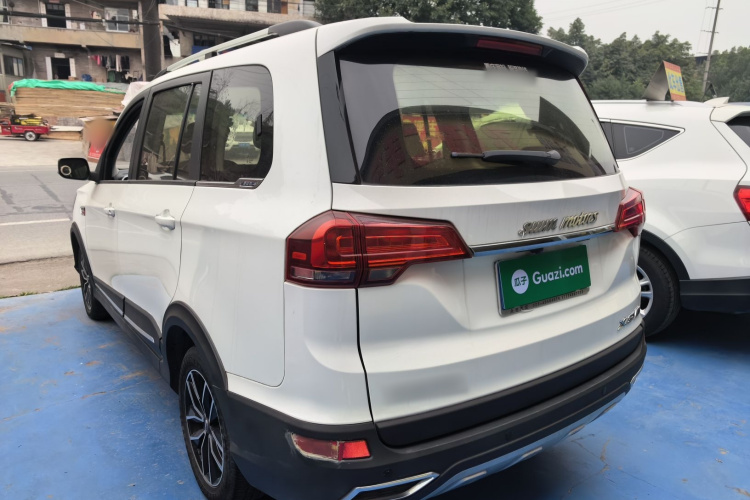 SWM X3 2021 صورة سيارة #5