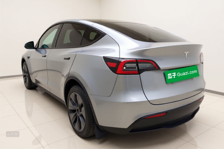 Tesla Model Y 2024 car image #5