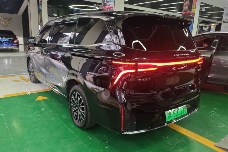 Forthing V9 2025 car image #5