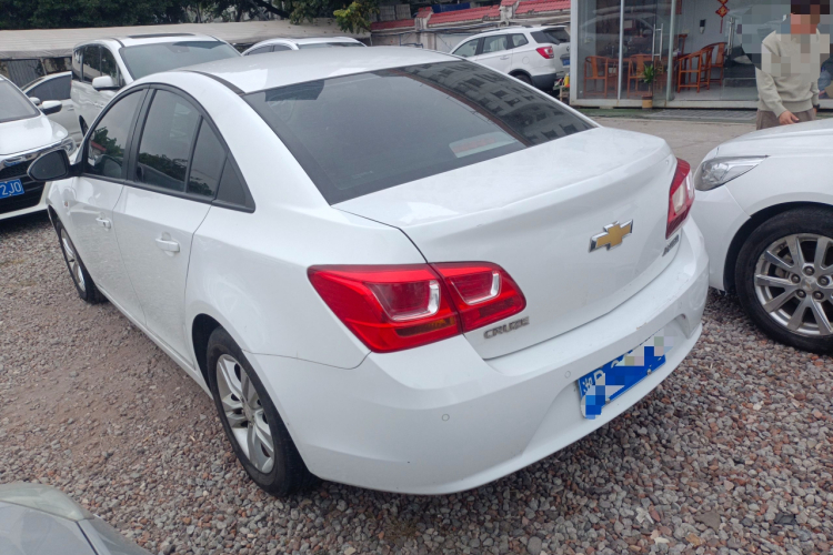 Chevrolet Cruze 2015 immagine di auto #5