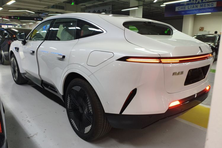 Avatr 11 2025 #5 Avatr 11 2025 car image #5