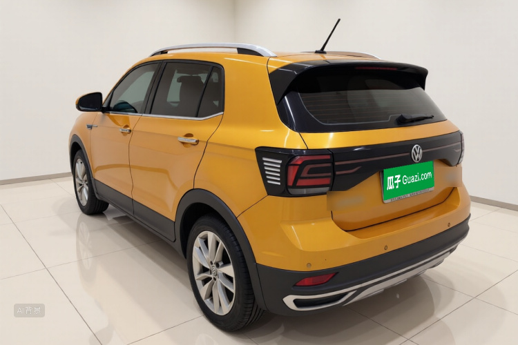 Volkswagen T-Cross 2019 #5 Volkswagen T-Cross 2019 car image #5