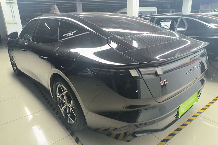 Lynk & Co 2025 car image #5