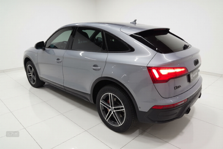 Audi Q5L Sportback 2024 immagine di auto #5