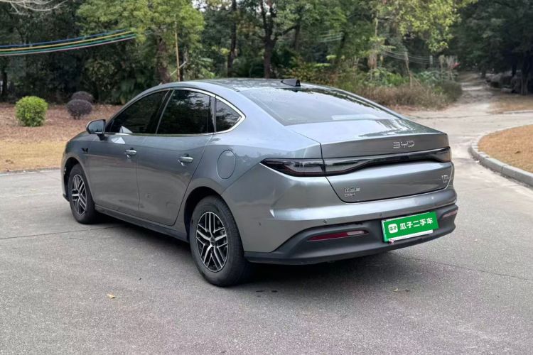 BYD Seal 05 DM-i 2025 #5 BYD Seal 05 DM-i 2025 car image #5