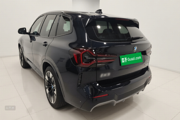 BMW iX3 2024 car image #5