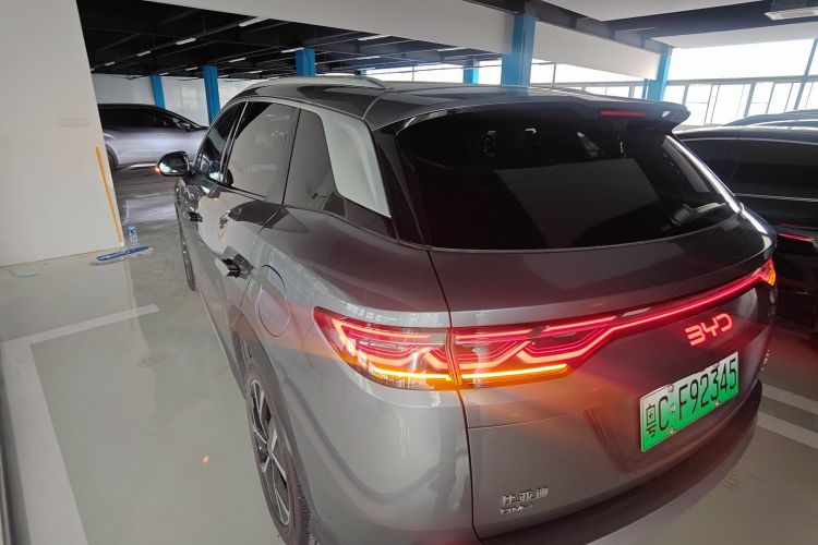 BYD SongL DM-i 2025 car image #5