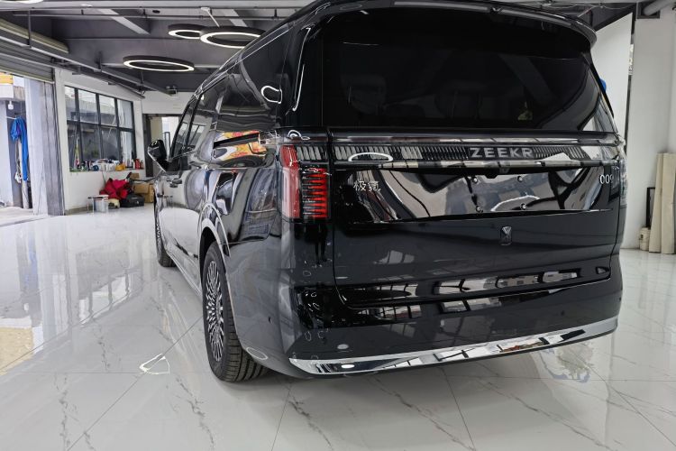 极氪 极氪009 汽车图片 #5