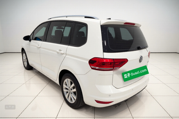 Volkswagen Touran 2018 immagine di auto #5