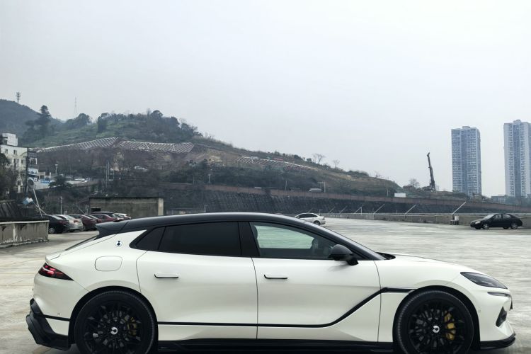 Denza Z9GT 2025 #5 Denza Z9GT 2025 car image #5