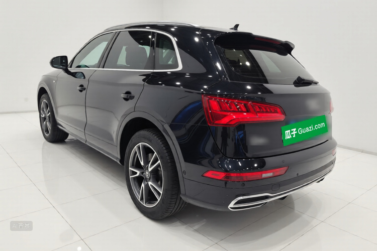 Audi Q5L 2020 صورة سيارة #5