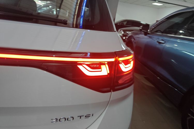 T-Roc 2025 car image #5