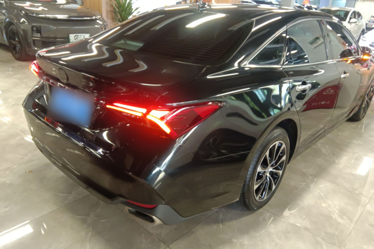 Toyota Avalon 2024 car image #5