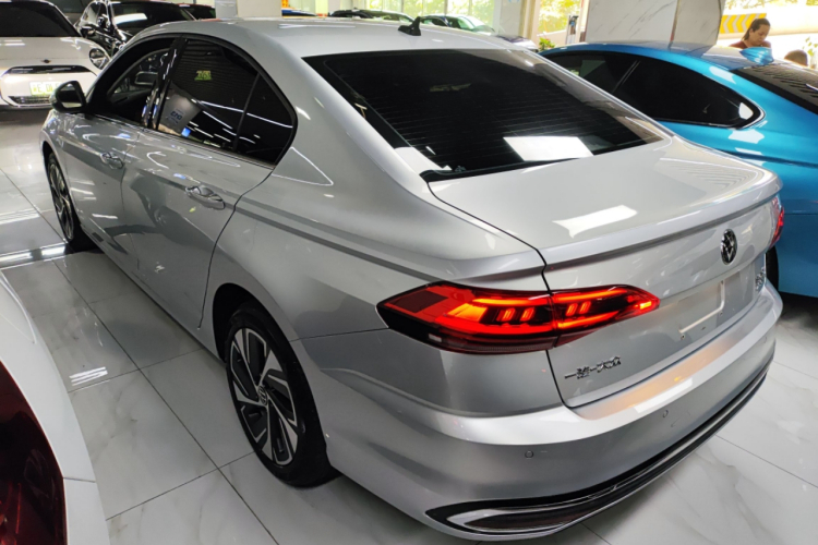 Volkswagen Bora 2022 car image #5