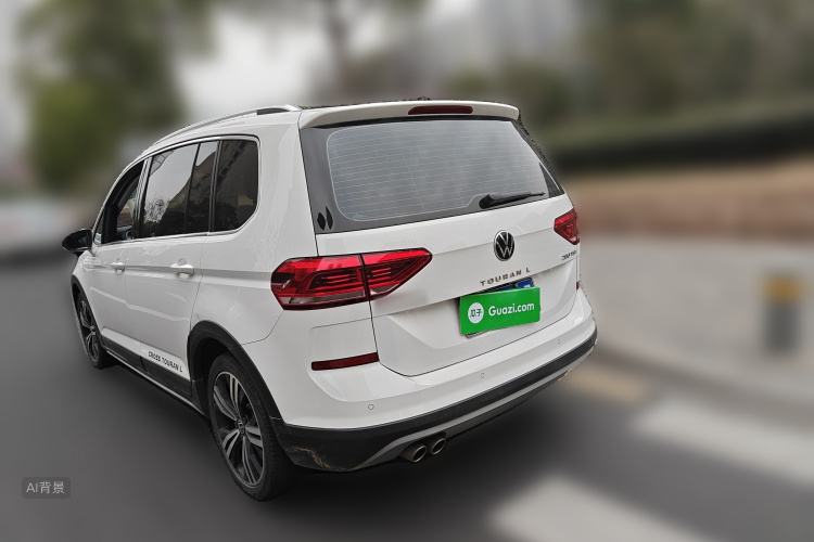 Volkswagen Touran 2021 car image #5