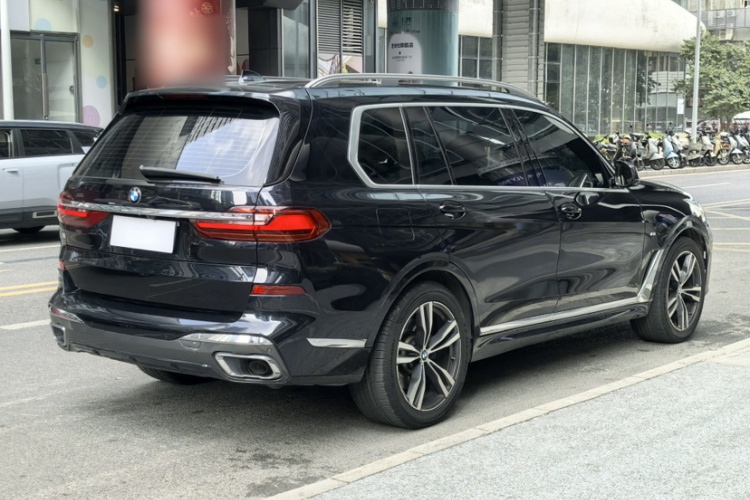 BMW X7 2020 car image #5