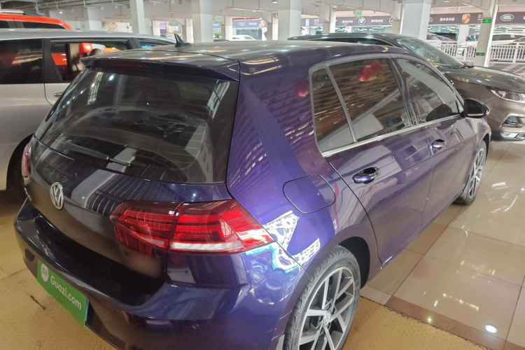 Volkswagen Golf 2020 car image #5