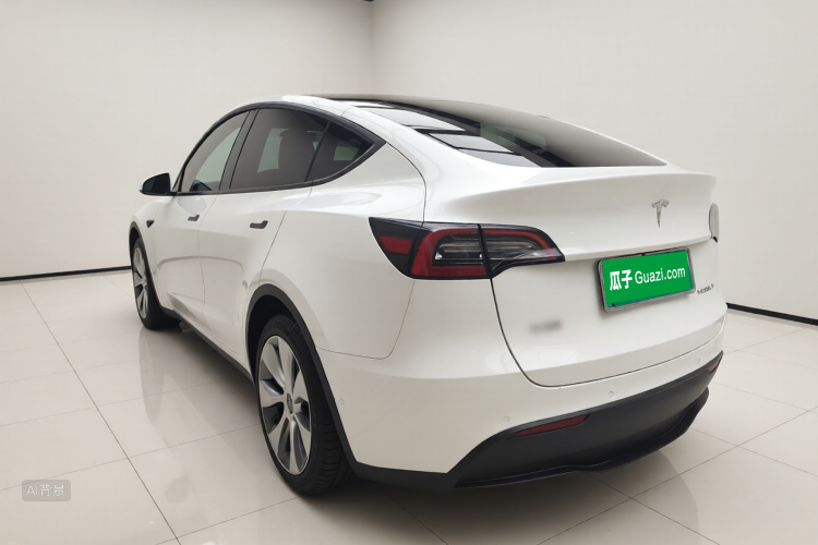 Tesla Model Y 2022 car image #5