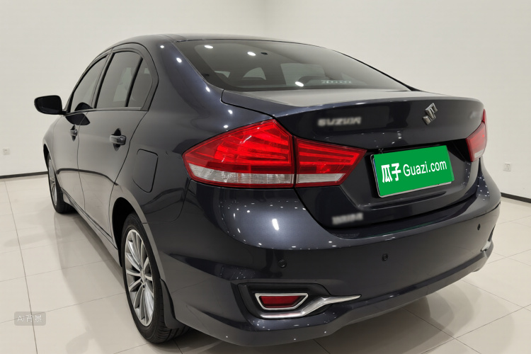 Suzuki Ciaz 2015 изображение автомобиля #5