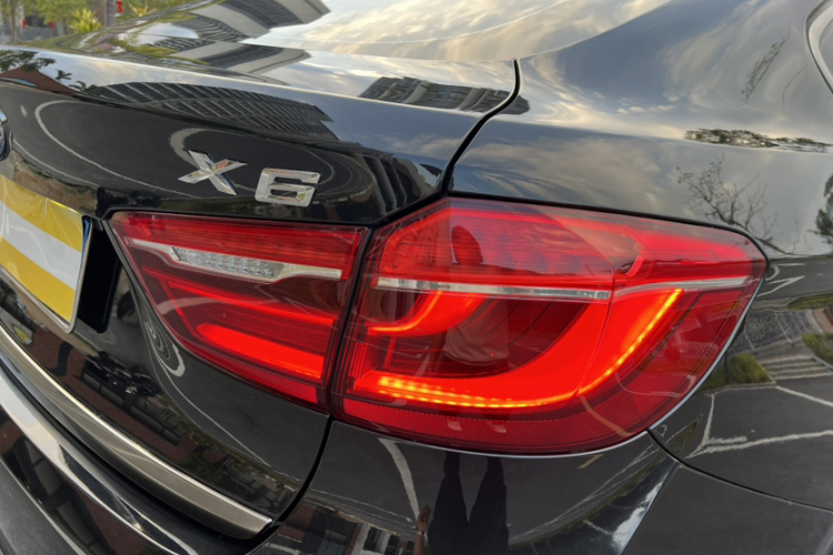 BMW X6 2018 car image #5