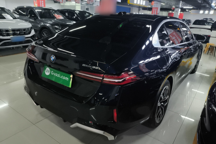 BMW i5 2024 immagine di auto #5