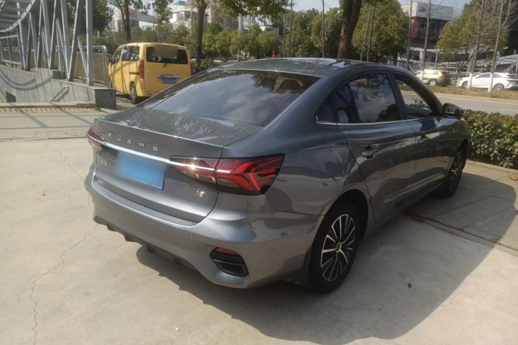 Roewe i5 2021 #5 Roewe i5 2021 car image #5
