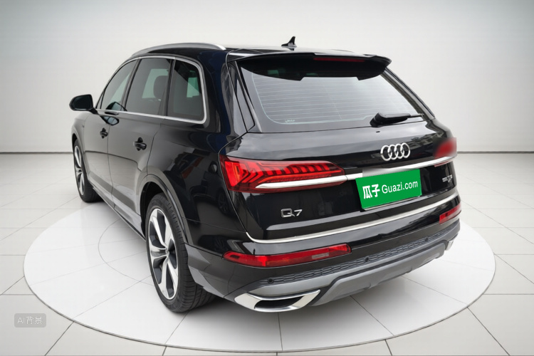 Audi Q7 2020 car image #5