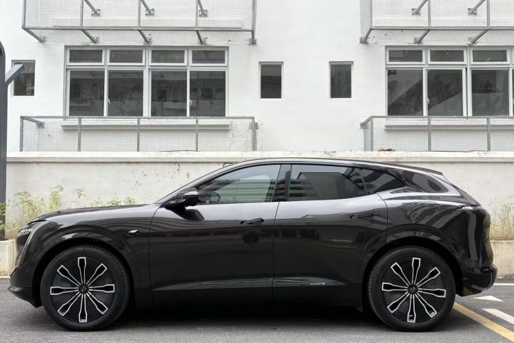 Avatr 07 2024 car image #5