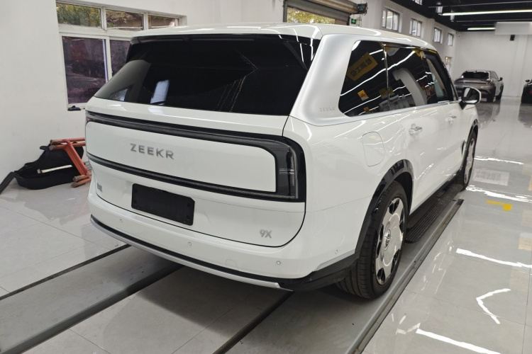 Zeekr 9X 2025 car image #5