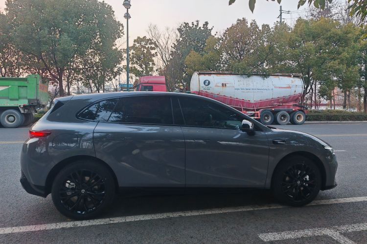 零跑汽车 零跑Lafa5 2025 汽车图片 #5