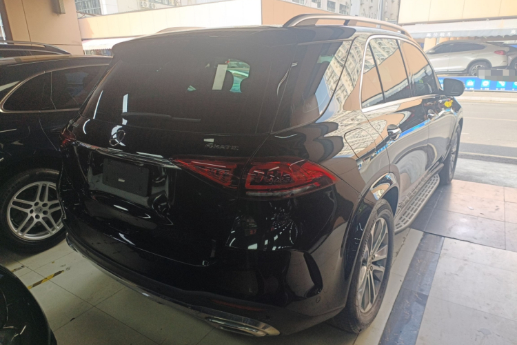 Mercedes-Benz GLE Class 2023 immagine di auto #5