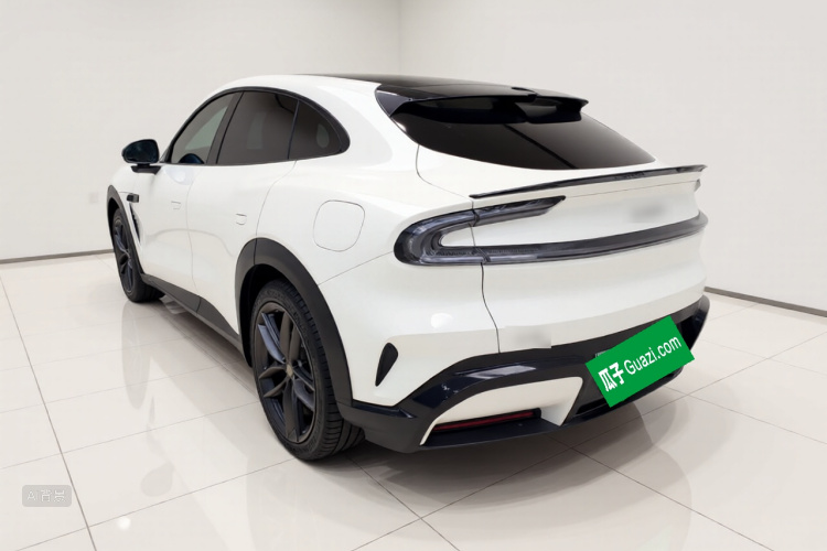 MI YU7 2025 immagine di auto #5