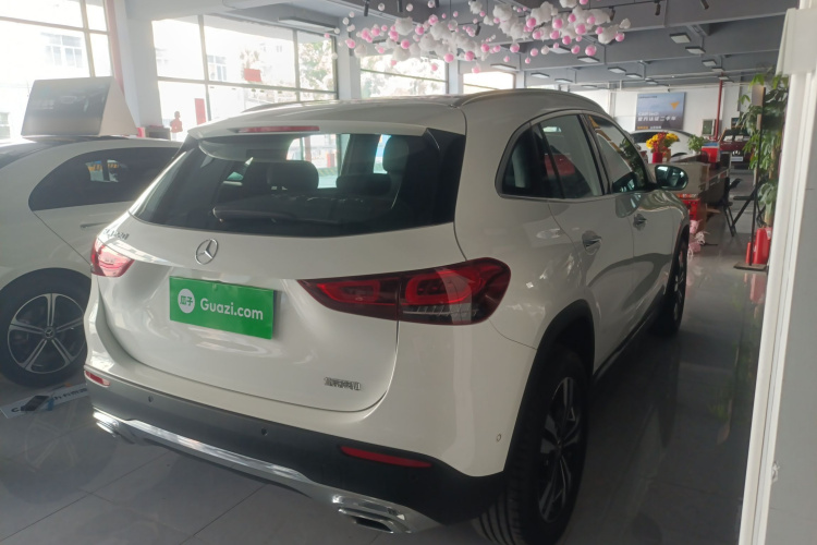 Mercedes-Benz GLA Class 2023 immagine di auto #5