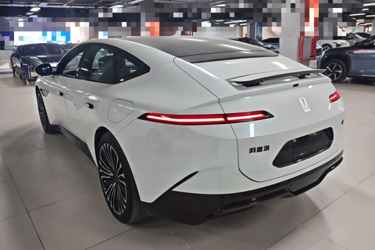 Avatr 12 2024 car image #5