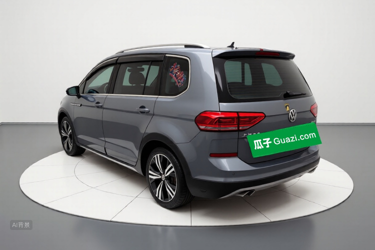 Volkswagen Touran 2020 car image #5