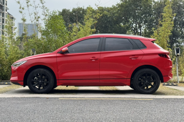 BYD e2 2019 immagine di auto #5