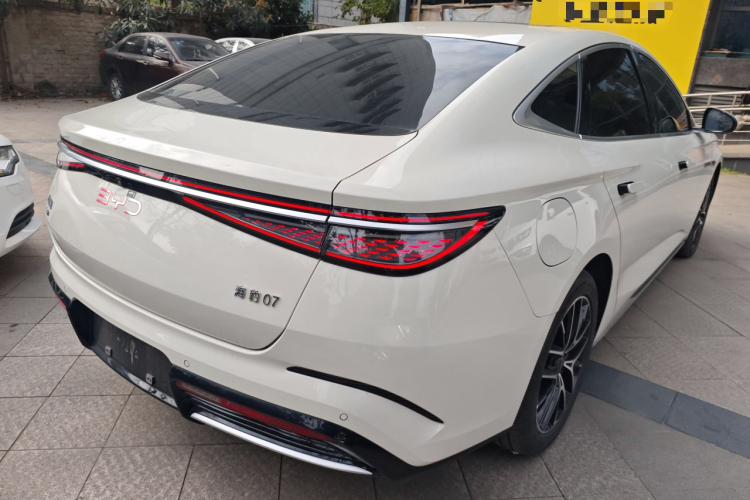 BYD Seal 07 DM-i 2024 صورة سيارة #5